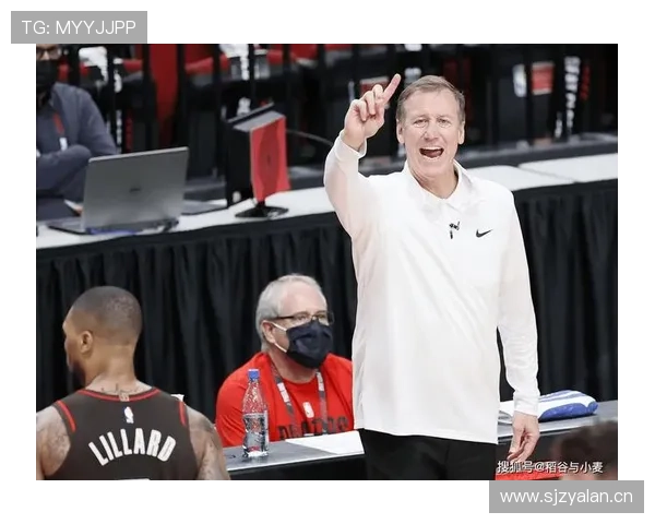 斯奈德称赞球队节奏提升并对比步行者展现出更强比赛阅读能力